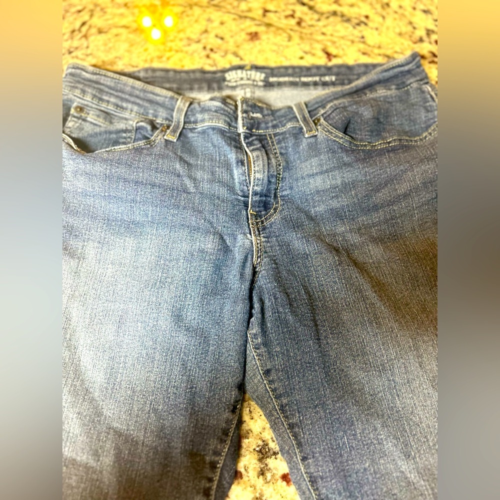 Distressed 16/S Signature Blue Jeans